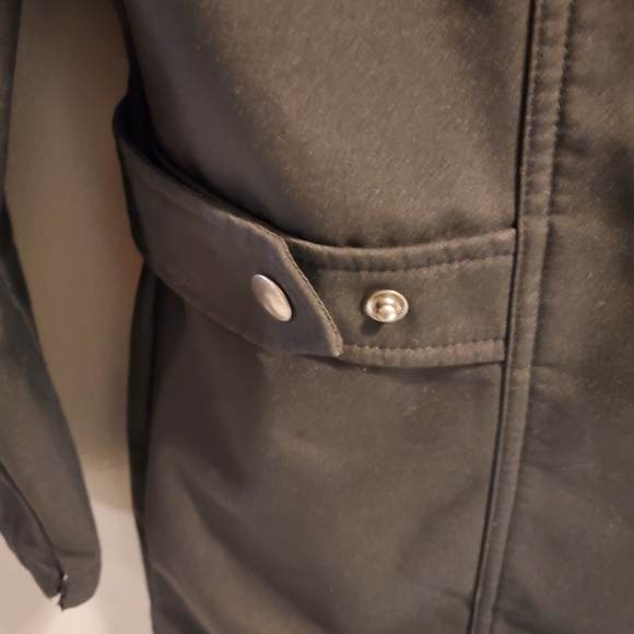 Free Tech Coat - Picture 3 of 8